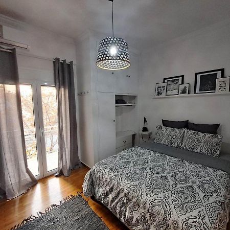 Athenshub - Across Metro Station Apartment ภายนอก รูปภาพ