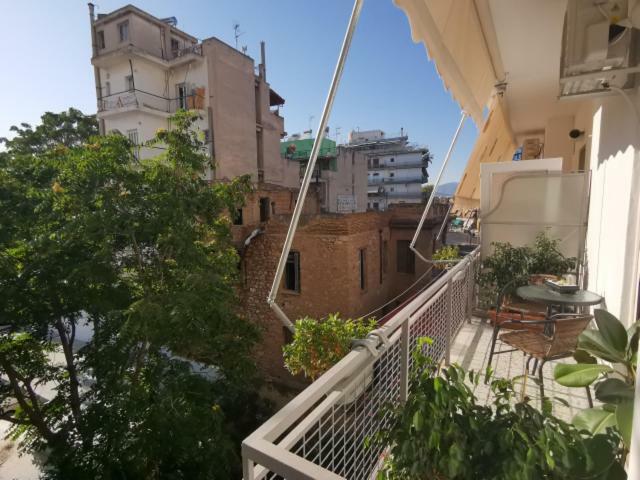Athenshub - Across Metro Station Apartment ภายนอก รูปภาพ